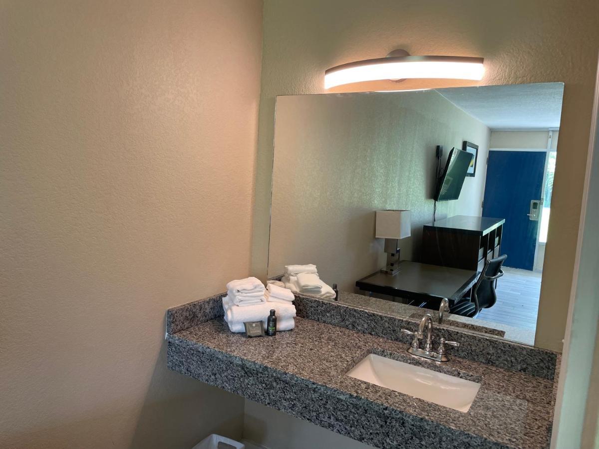 Econo Lodge Jennings 외부 사진